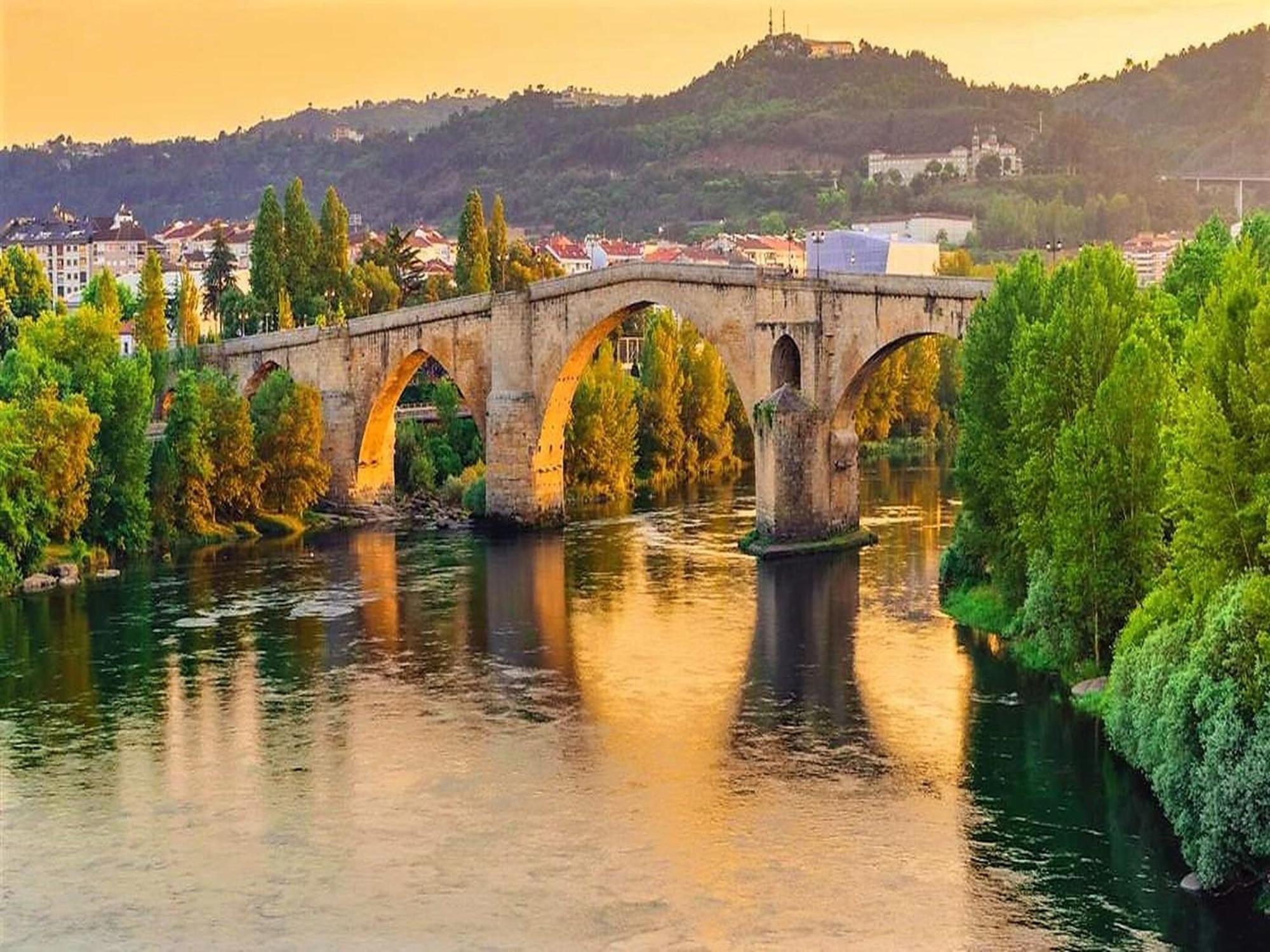 Charming Apartment In Ourense Overlooking The City ภายนอก รูปภาพ